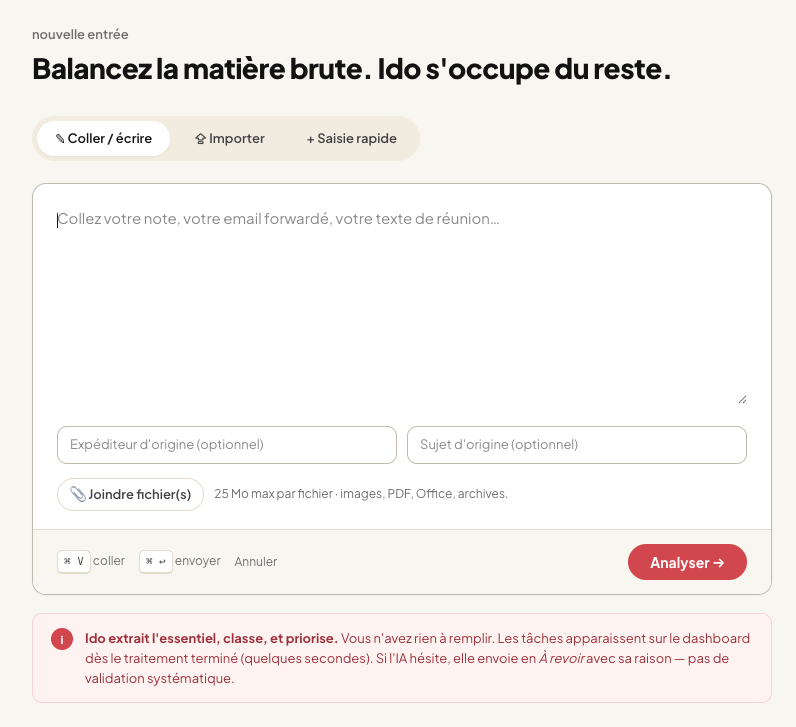 Interface de saisie pour le dispatch d'emails par IA — données client floutées.